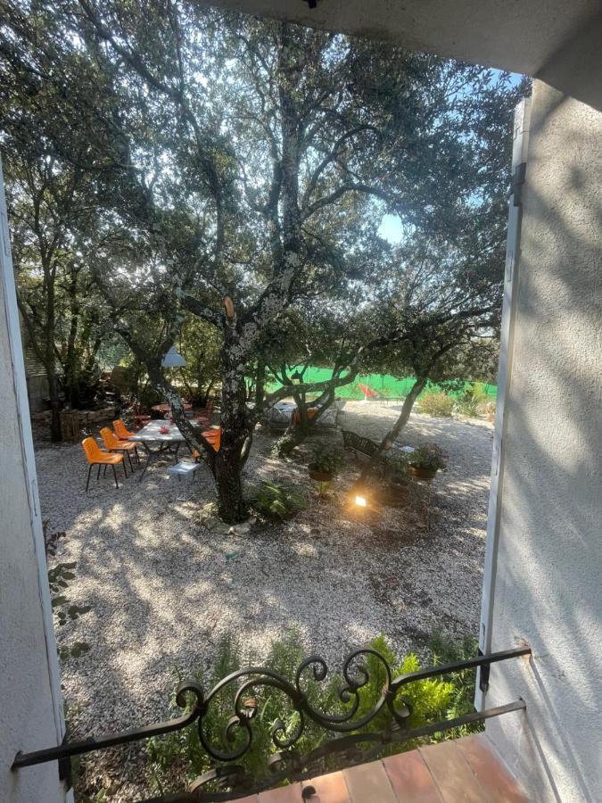 Le Calme De La Garrigue Bed & Breakfast Russan Exterior photo