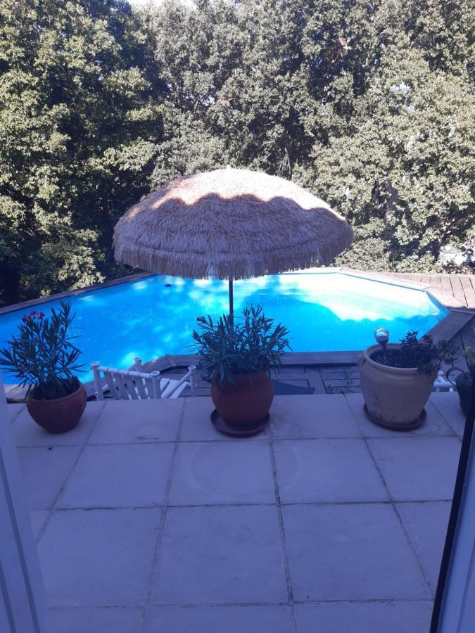 Le Calme De La Garrigue Bed & Breakfast Russan Exterior photo