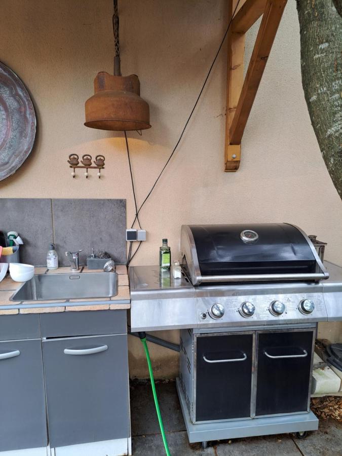 Le Calme De La Garrigue Bed & Breakfast Russan Exterior photo